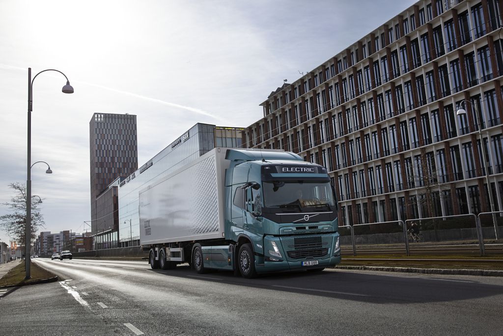 Volvo Trucks présente une offre 100% énergies alternatives à Solutrans