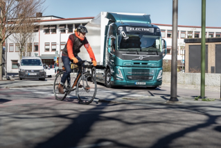 New safety system to protect cyclists and pedestrians