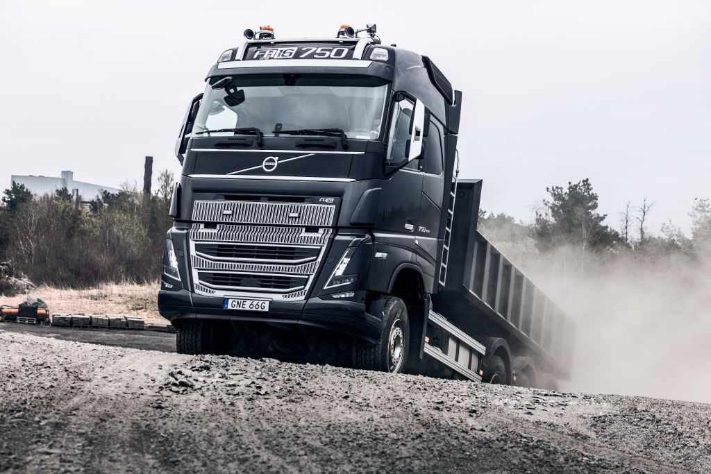 Volvo Trucks führt eine Reihe neuer Funktionen ein, die die Sicherheit und das Fahrverhalten verbessern