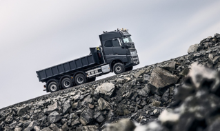  Volvo Trucks launch new features to support safe and demanding driving