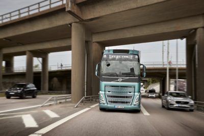 Volvo e-truck driving