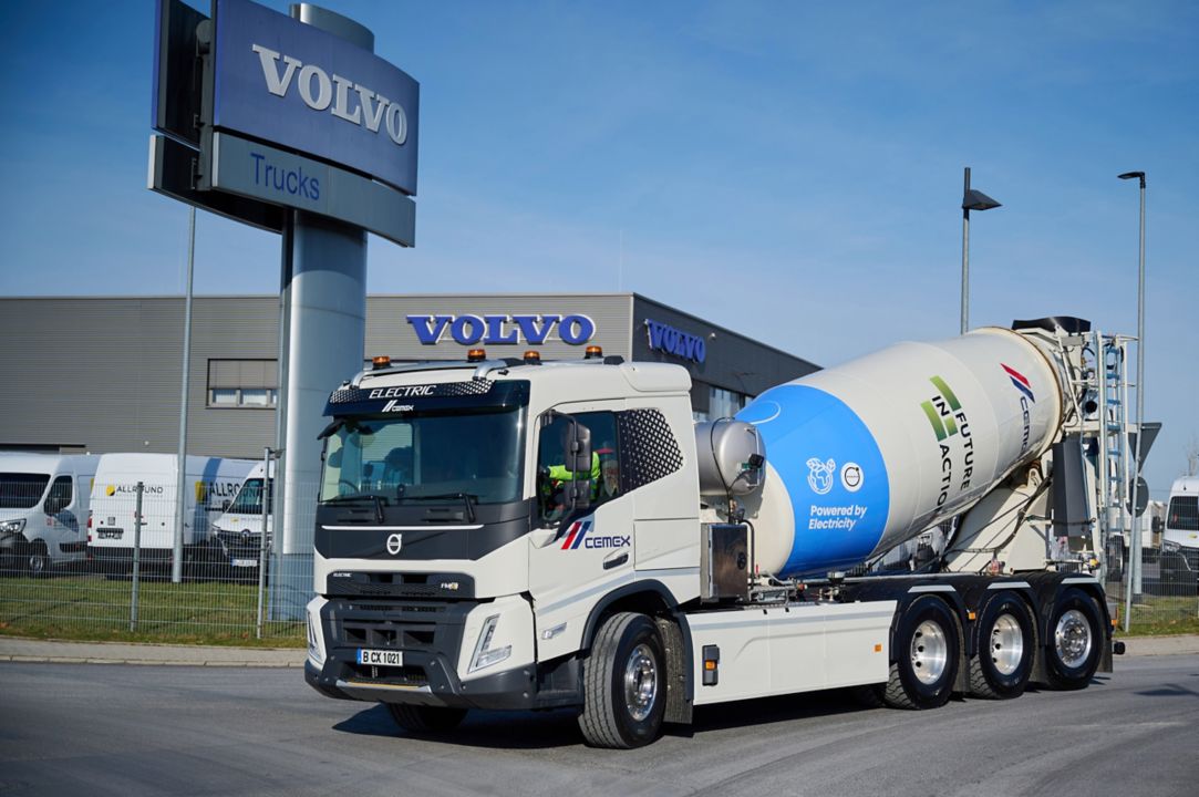 Volvo Trucks delivers the first heavy-duty electric concrete mixer truck to CEMEX
