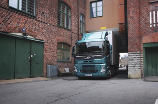 Electric on the rise – Volvo Trucks keeps its leading position