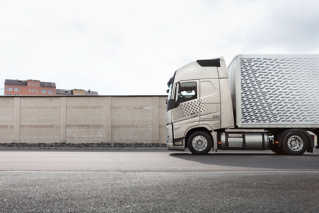 Volvo launches powerful biogas truck for lowering CO2 on longer transports