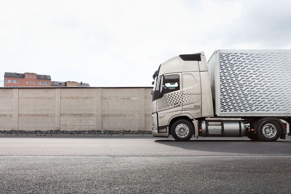 Volvo launches powerful biogas truck for lower CO2 emissions on longer transports