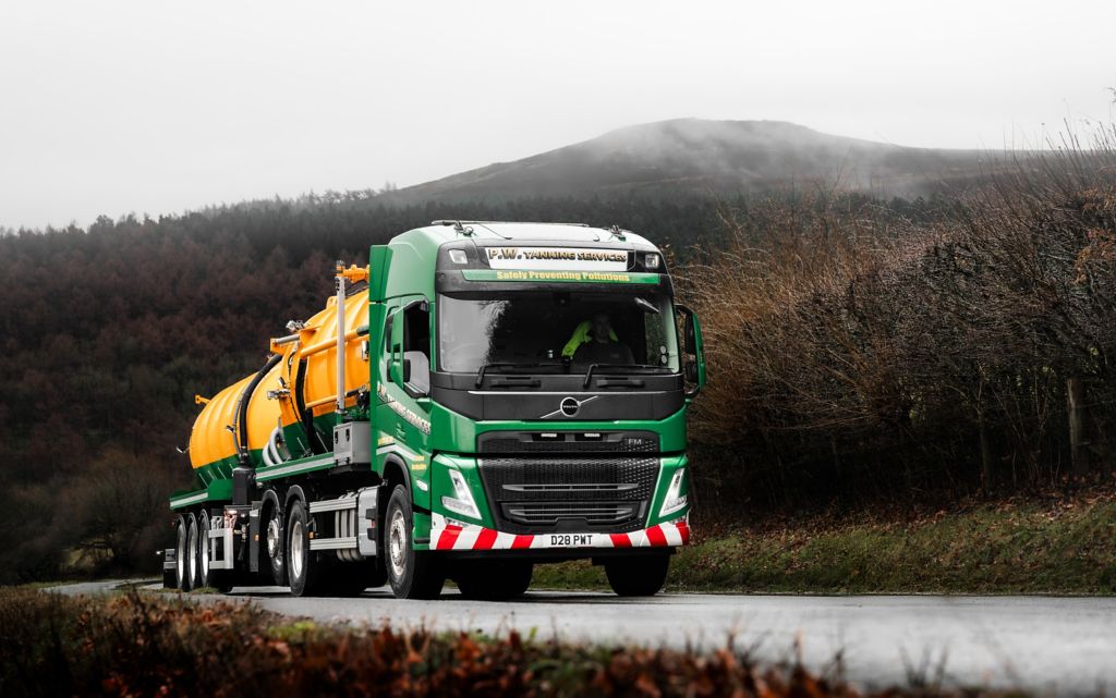 Volvo FM drawbar rigid offers the ideal solution for PW Tanking Services