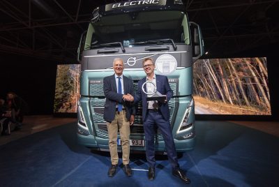 沃尔沃FH电动重卡车型荣膺“2024国际年度卡车”大奖