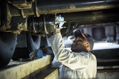Automobil-Werkstattkoordinator:in