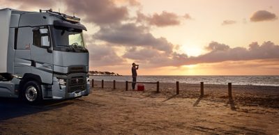 Volvo FH in werkplaats services onderhoud