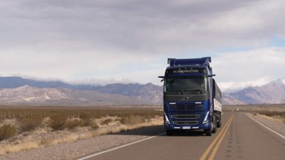 Volvo FH Aero driving downhill