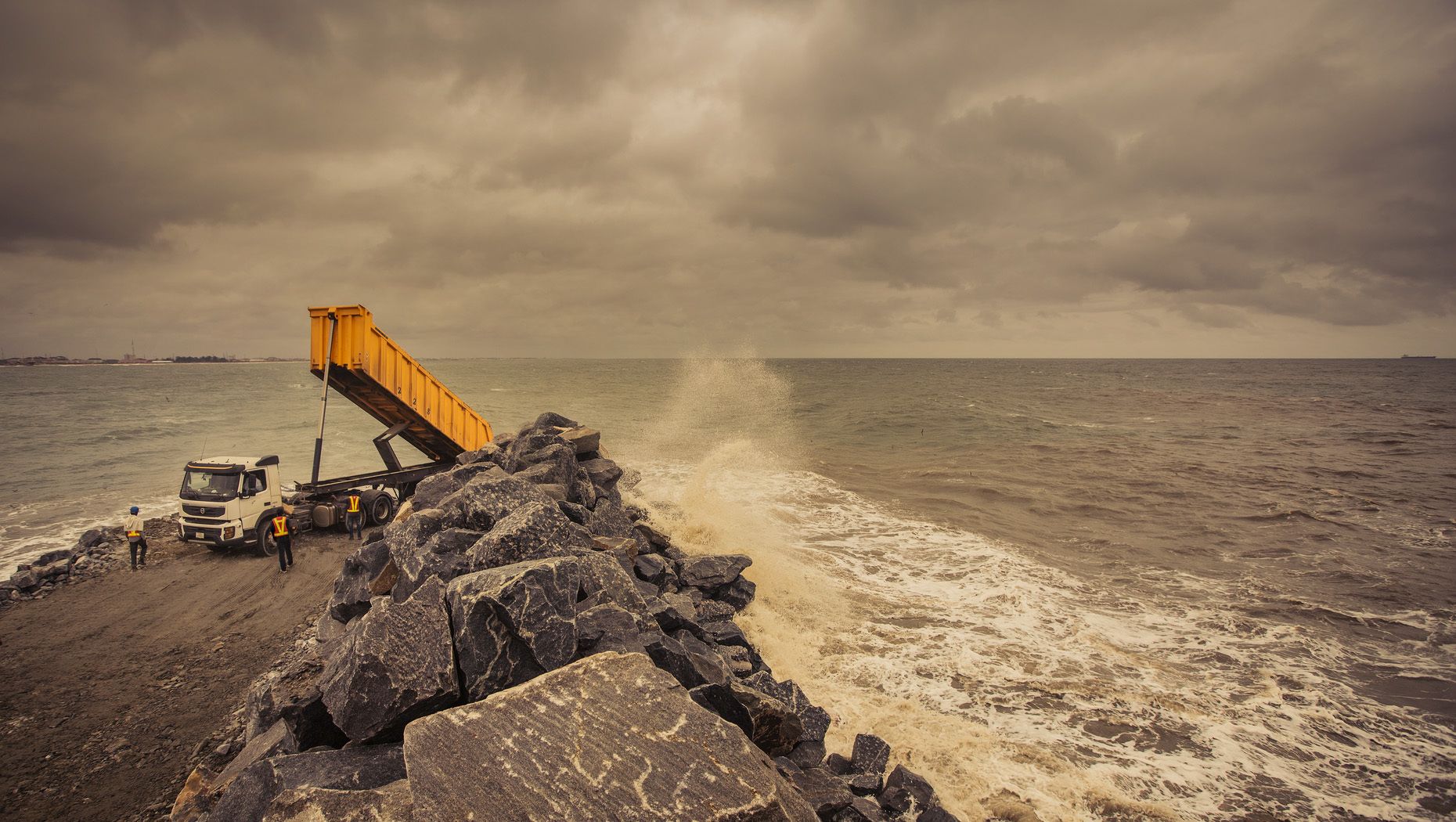 Rompeolas en Lagos.