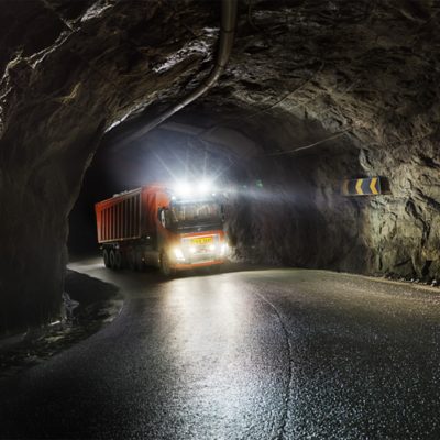 Volvo FH num túnel