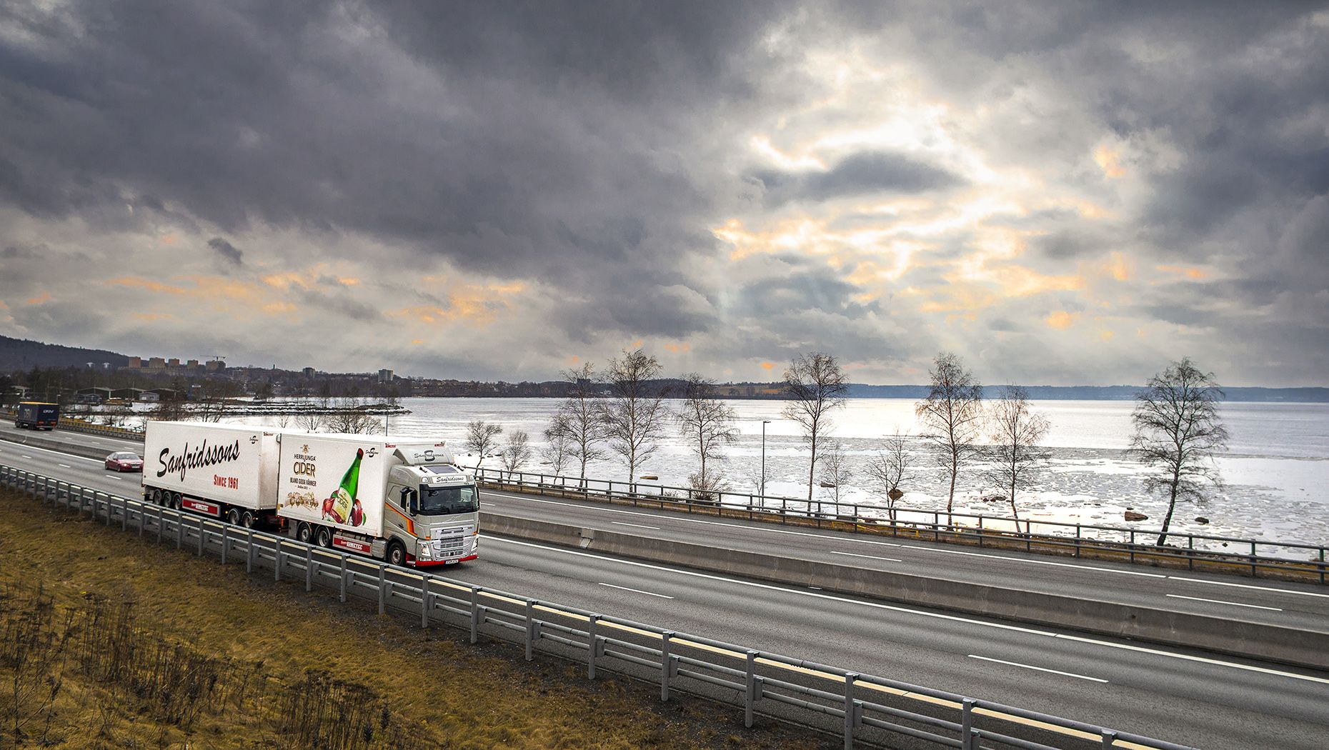 Um Volvo FH da Sanfridssons.