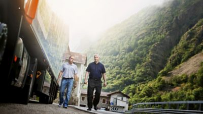 Domenico Monge avec l'un de ses conducteurs.