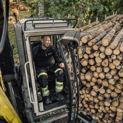 Loading timber