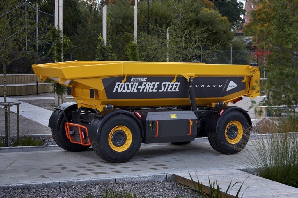 Volvo lança primeiro veículo do mundo de aço produzido sem uso de energia de origem fóssil