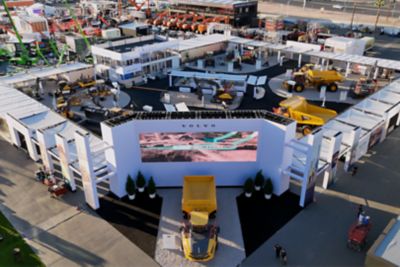 Volvo CE apresenta portfólio renovado na Conexpo 2026, em Las Vegas