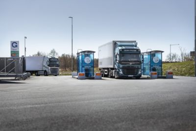 De 4% zuinigere LNG-trucks van Volvo krijgen een nieuw vermogen van 500 pk en een 10% grotere gastank.