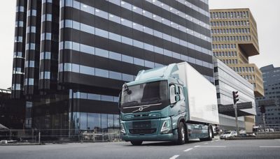 Značka Volvo vedie na trhu s ťažkými elektrickými nákladnými vozidlami v Európe aj v Severnej Amerike.