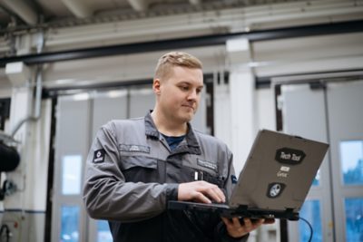 Nykyaikasella teknologialla osa huolloista voidaan hoitaa myös etänä.