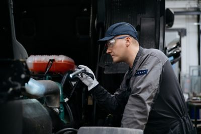 Määräaikaihuollossa ajoneuvo käydään järjestelmällisesti läpi, ja näin pystytään ennakoimaan myös tulevia tarpeita.