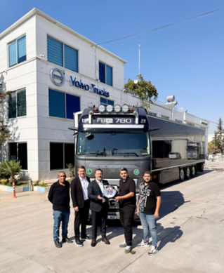 Volvo Trucks, Türkiye’deki İlk Kamera Monitör Sistemli Volvo FH16 4x2 780 HP’yi AGİT Nakliyat’a Teslim Etti!