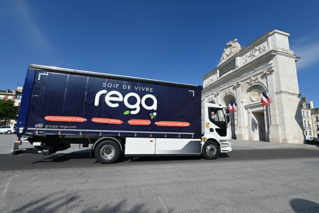 Le Groupe Rega, premier distributeur de boissons du Grand-Est à s’équiper en Volvo Electric.