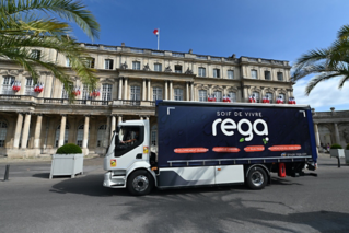 Le Groupe Rega, premier distributeur de boissons du Grand-Est à s’équiper en Volvo Electric.