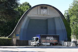 Le Groupe Rega, premier distributeur de boissons du Grand-Est à s’équiper en Volvo Electric.
