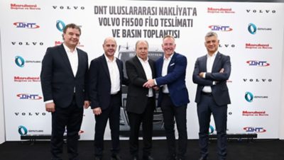 Volvo Trucks, DNT Uluslararası Nakliyat’a Gerçekleştirdiği Filo Teslimatıyla  Ege Bölgesi’ndeki Gücünü Artırıyor