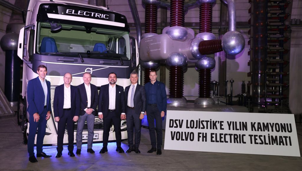 Volvo Trucks, DSV Lojistik’e Bugüne Kadarki En Büyük Elektrikli Kamyon Filo Teslimatını Gerçekleştirdi