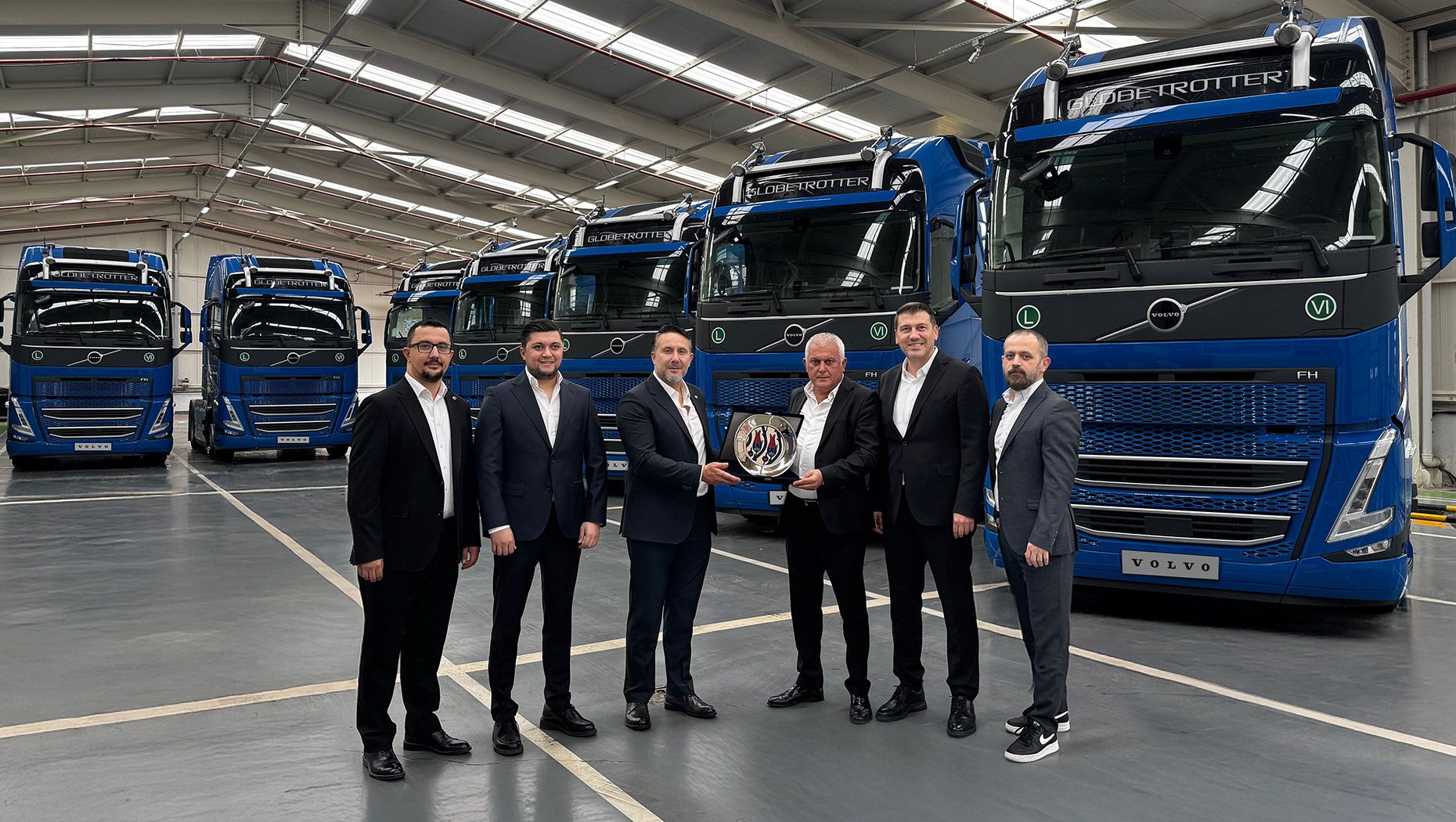 Kuruluşunun 20. Yılında Özmer Lojistik, 30 Adetlik Tüm Kamyon Filosunu Volvo Trucks İle Yeniledi!  
