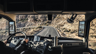 Volvo Trucks, Türkiye’deki İlk Kamera Monitör Sistemli Volvo FH16 4x2 780 HP’yi AGİT Nakliyat’a Teslim Etti!