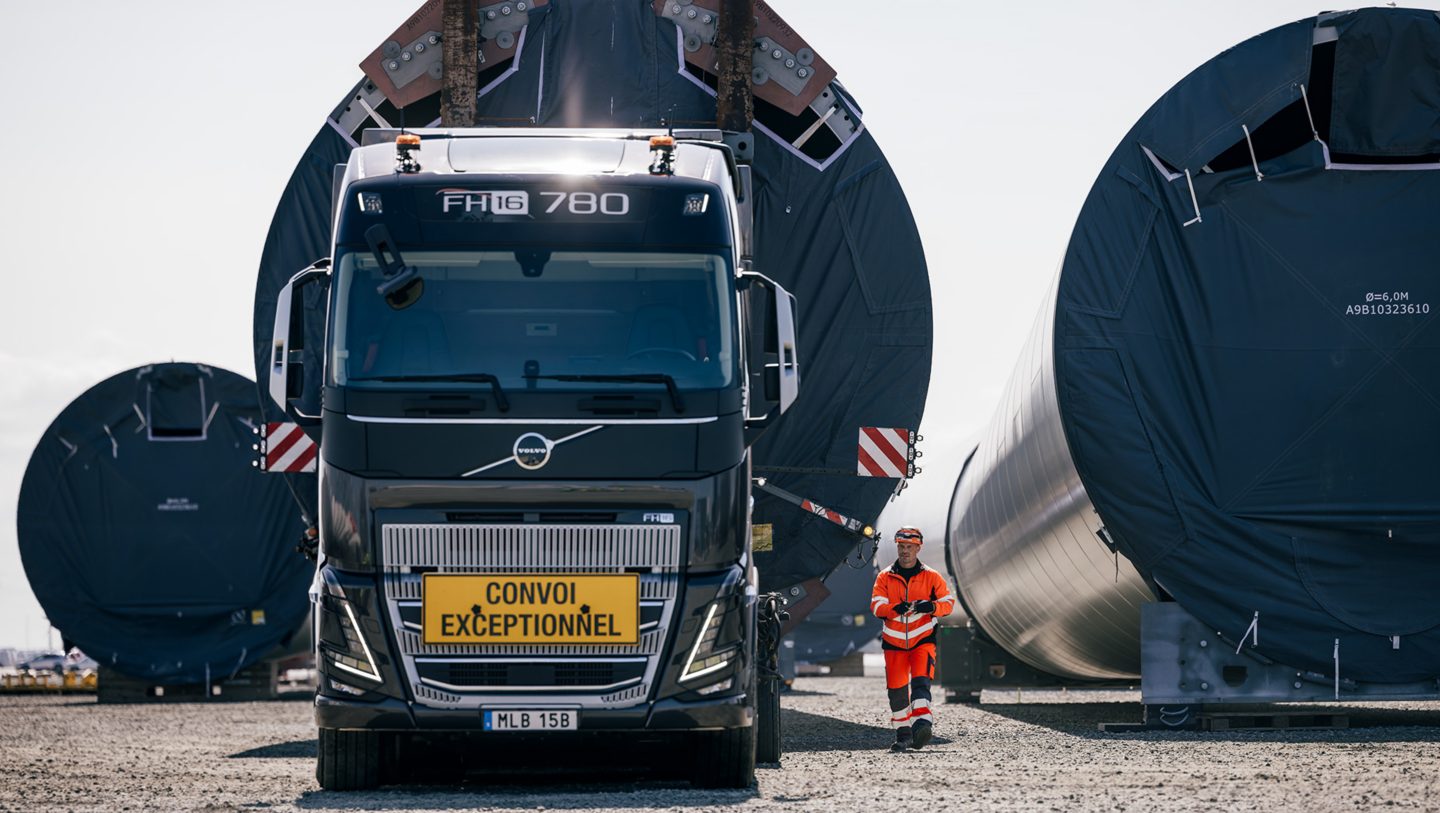 „Volvo Trucks FH16“ su nauju galingu varikliu D17 (780 AG ir 3800 Nm)