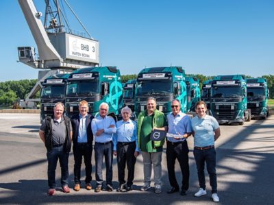 Übergabe von Volvo Trucks an die Firma Am Zehnhoff-Söns