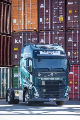 Übergabe von Volvo Trucks an die Firma Am Zehnhoff-Söns