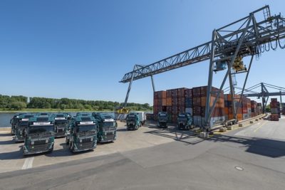 Übergabe von Volvo Trucks an die Firma Am Zehnhoff-Söns