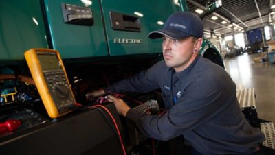 A specially trained and certified technician at Volvo Trucks TEC Equipment’s | Volvo Group