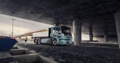 Fox Group will become the first customer to operate Volvo FE Electric tippers in the UK, with the new assets to enter the customer’s fleet during March 2022. 