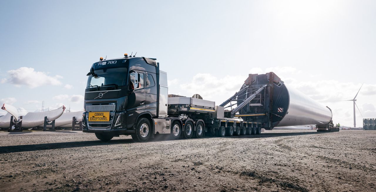 Volvo Trucks의 새로운 D17 엔진으로 필요한 모든 출력과 토크를 얻어보세요 
