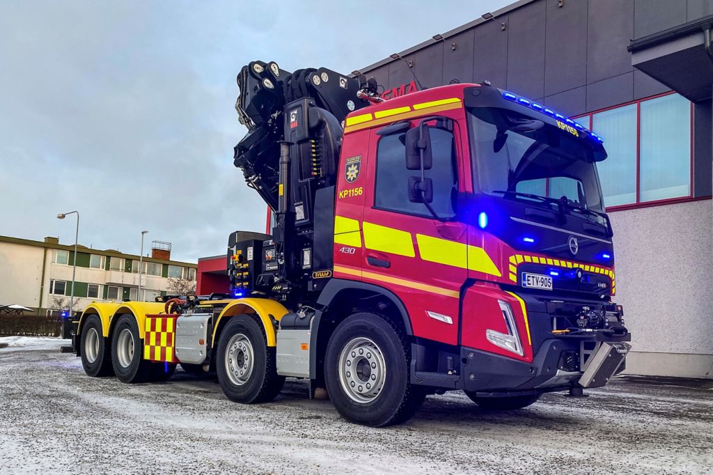 Volvo FMX430 monitoimiauto Keski-Pohjanmaan ja Pietarsaaren alueen Pelastuslaitokselle