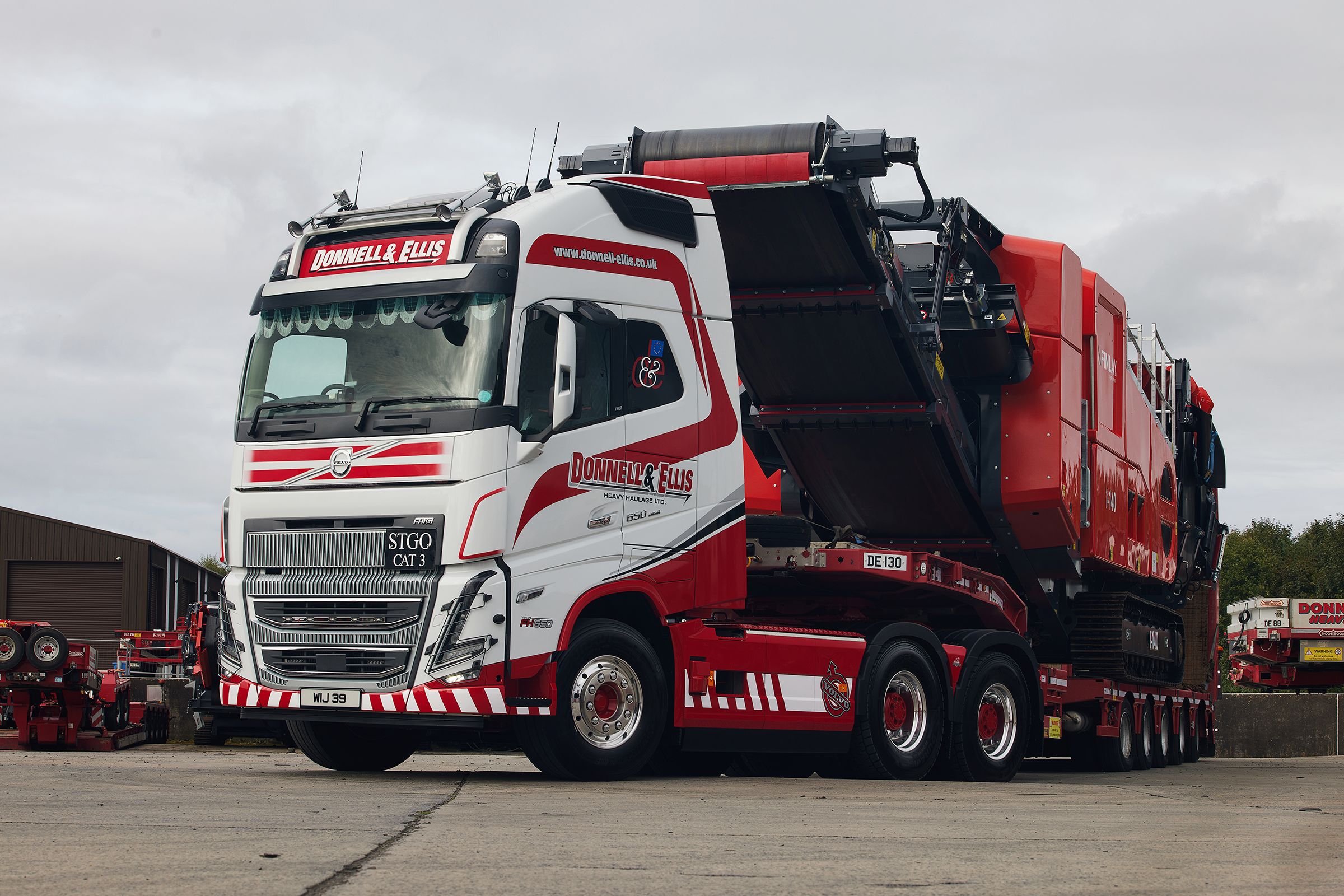 Volvo Trucks makes inroads at Donnell & Ellis heavy haulage with double FH16 delivery