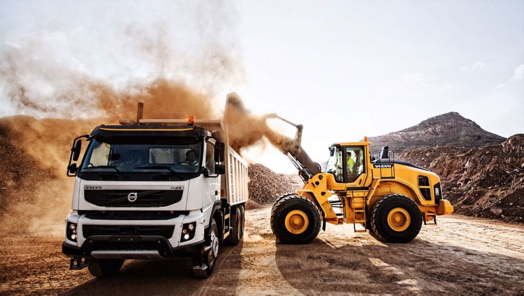 Volvo wheel excavators are working 