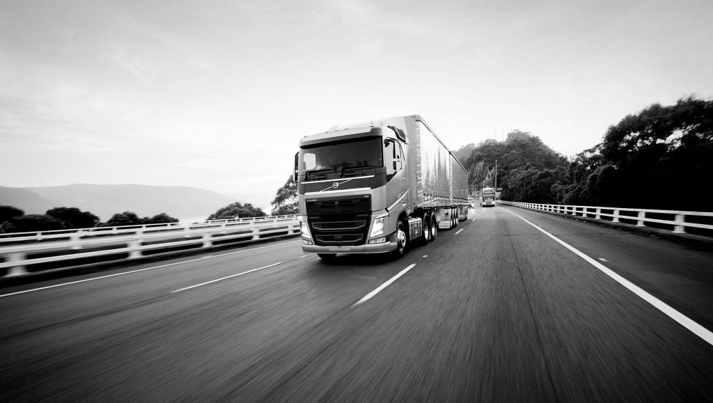 Lastbil i svartvitt | Volvo Group