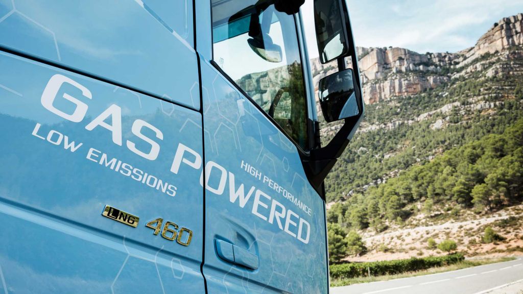 LNG-Lkw von Volvo Trucks fahren bis Ende 2023 mautbefreit