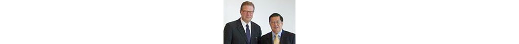 Leif Johansson, President and CEO of the Volvo Group and Mr Long Yongtu, Secretary-General of Boao Forum for Asia