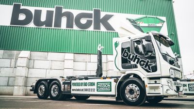 Buhck setzt künftig auf zwei vollelektrische Containerfahrzeuge von Volvo Trucks ein. Bildmaterial ©Buhck Gruppe