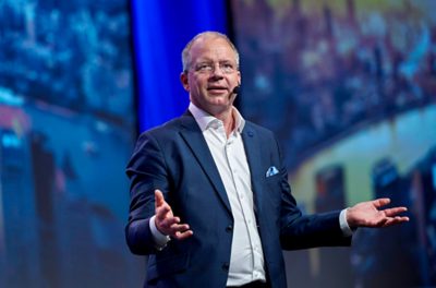 CEO, executive management, and the extended management team