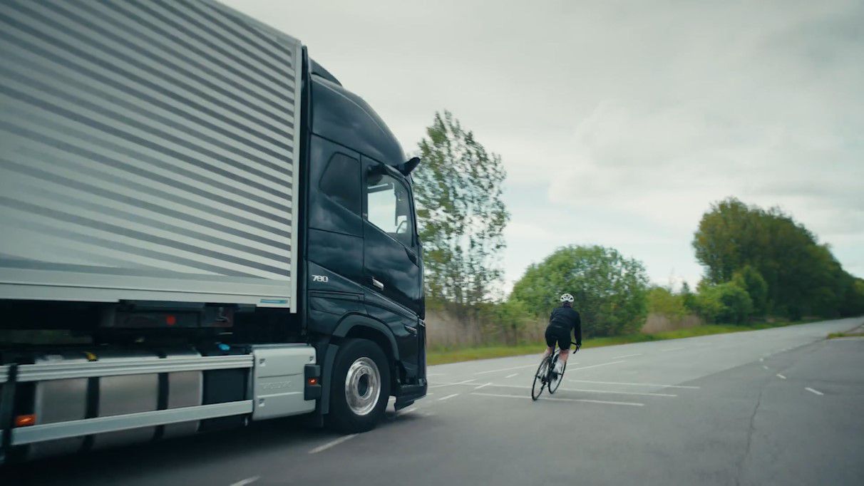 Zo werkt het veiligheidssysteem van Volvo Trucks Forward Collision Warning met automatische noodrem