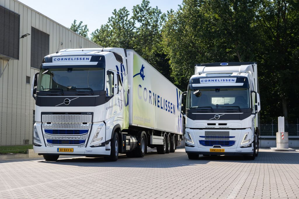 Op weg naar zero emissions, kiest Cornelissen Groep voor Volvo-trucks op bio-LNG voor de lange afstand en elektrische Volvo-trucks voor regionale distributie